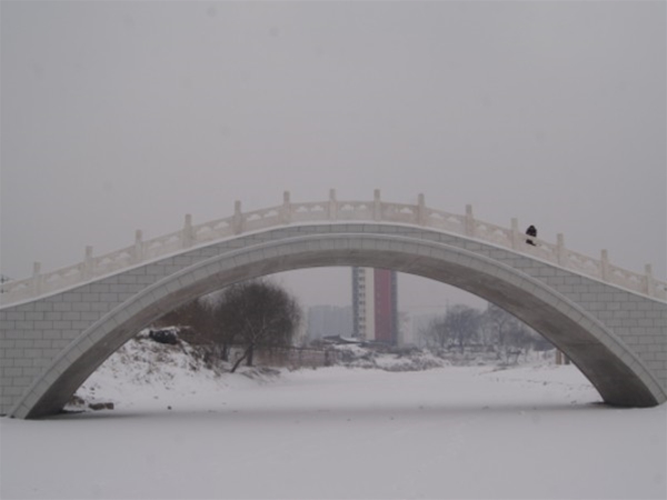 保定市府河片區人形拱橋工程